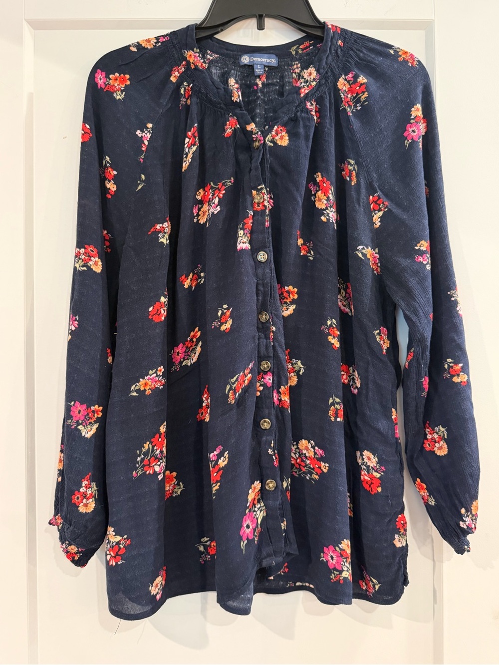 Democracy Navy Floral Flowy Button-Front Womens Blouse size L